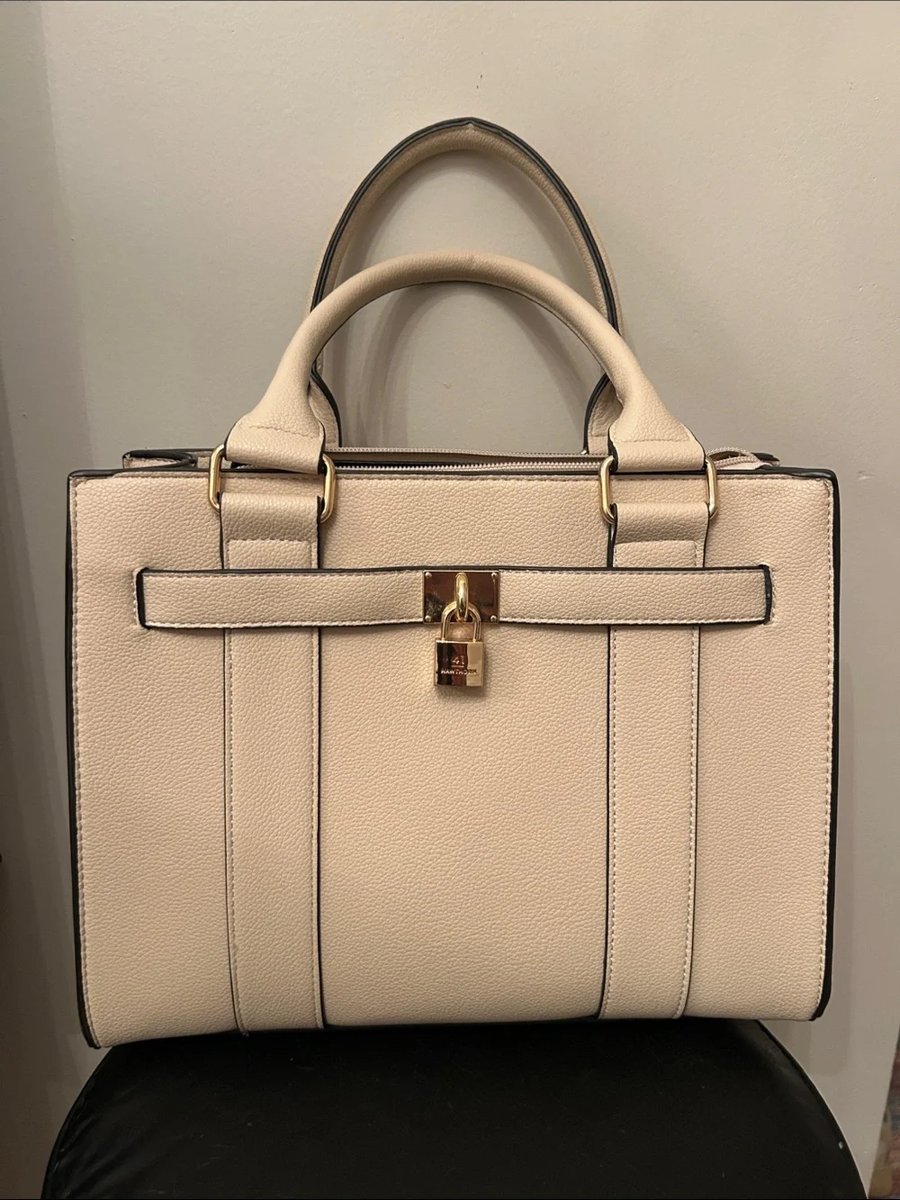 41 Hawthorn tote with Gold Lock